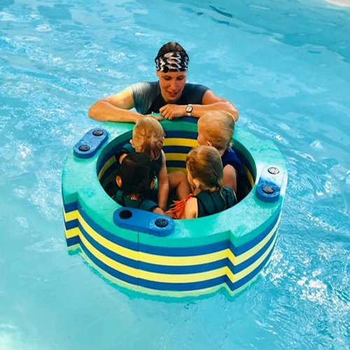 Foto: Bowl, drijvende foam korf