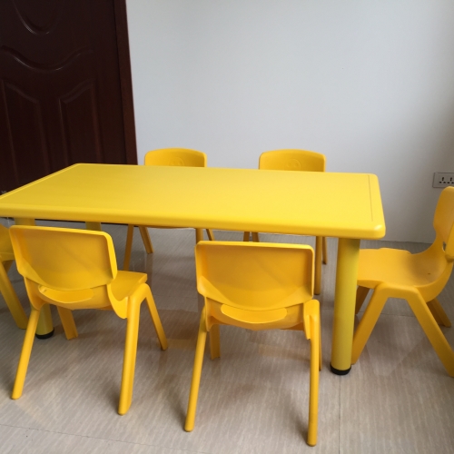 Foto: Kindertafel